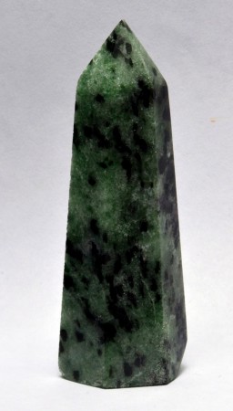 Zoisita 64mm x 23mm. Valor:$10.000.-